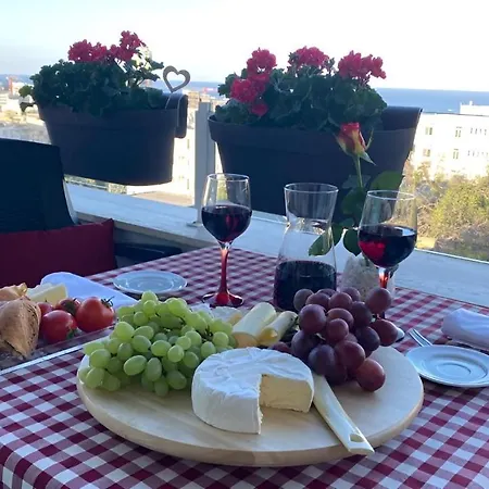 Super Bright And Spacious Seaview San Ġiljan