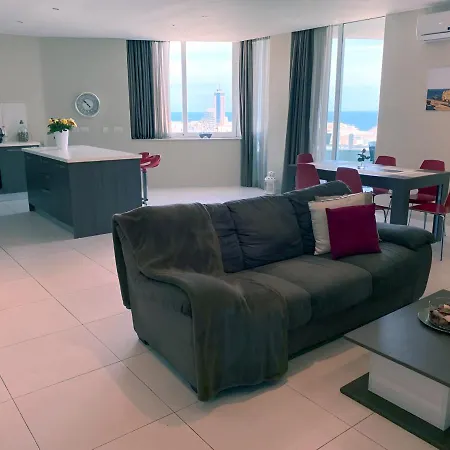 Super Bright And Spacious Seaview 公寓 *