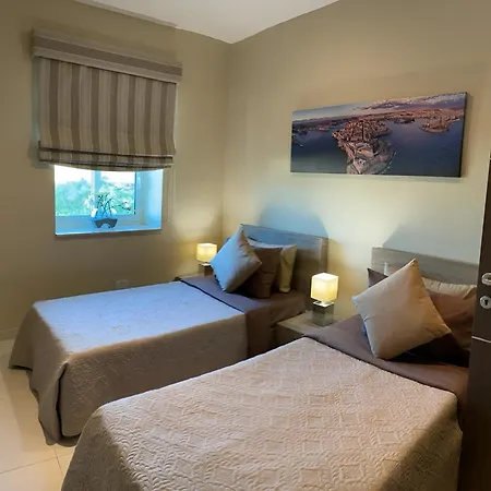 Super Bright And Spacious Seaview *