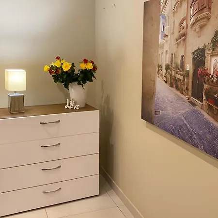 Super Bright And Spacious Seaview Apartment