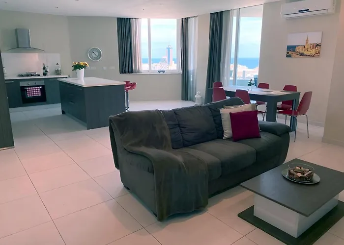 Super Bright And Spacious Seaview Lejlighed *